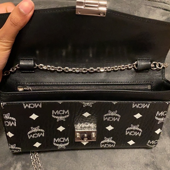 Authentic MCM Large Crossbody Wallet - Picture 4 of 4